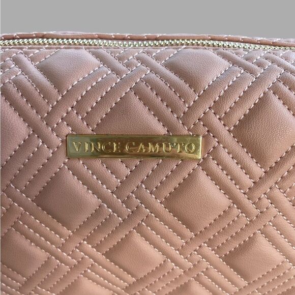 Vince Camuto Quilted Makeup Toiletries Travel Bag NWT - Picture 3 of 9